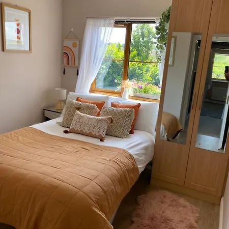 Close Kinsale